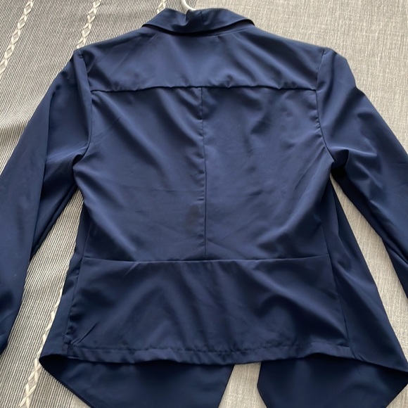 Blazer - Picture 3 of 4